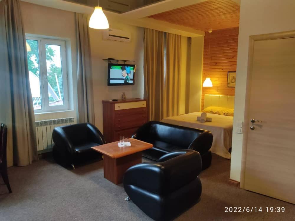 Strelets Hotel Bisjkek Buitenkant foto