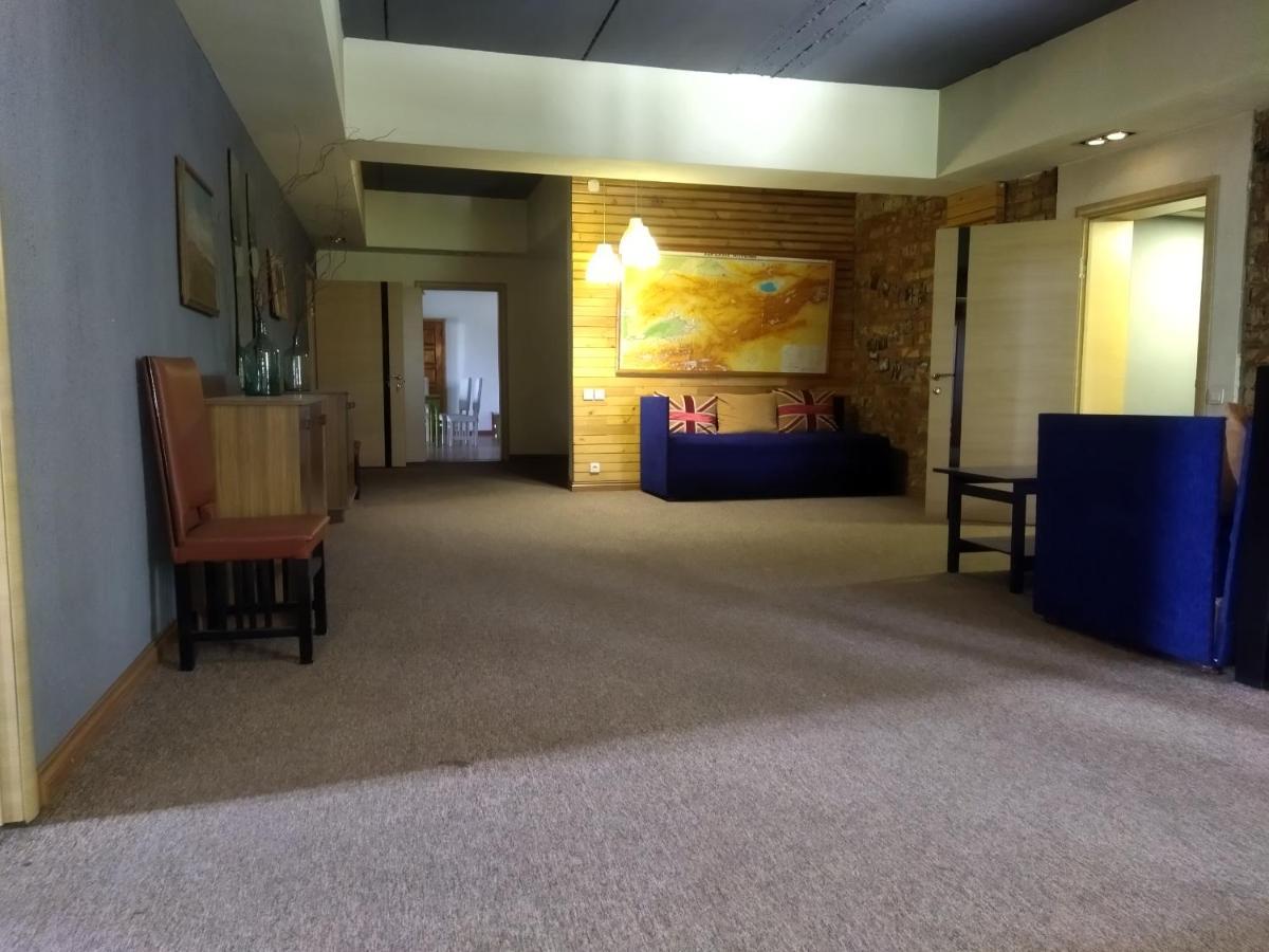 Strelets Hotel Bisjkek Kamer foto